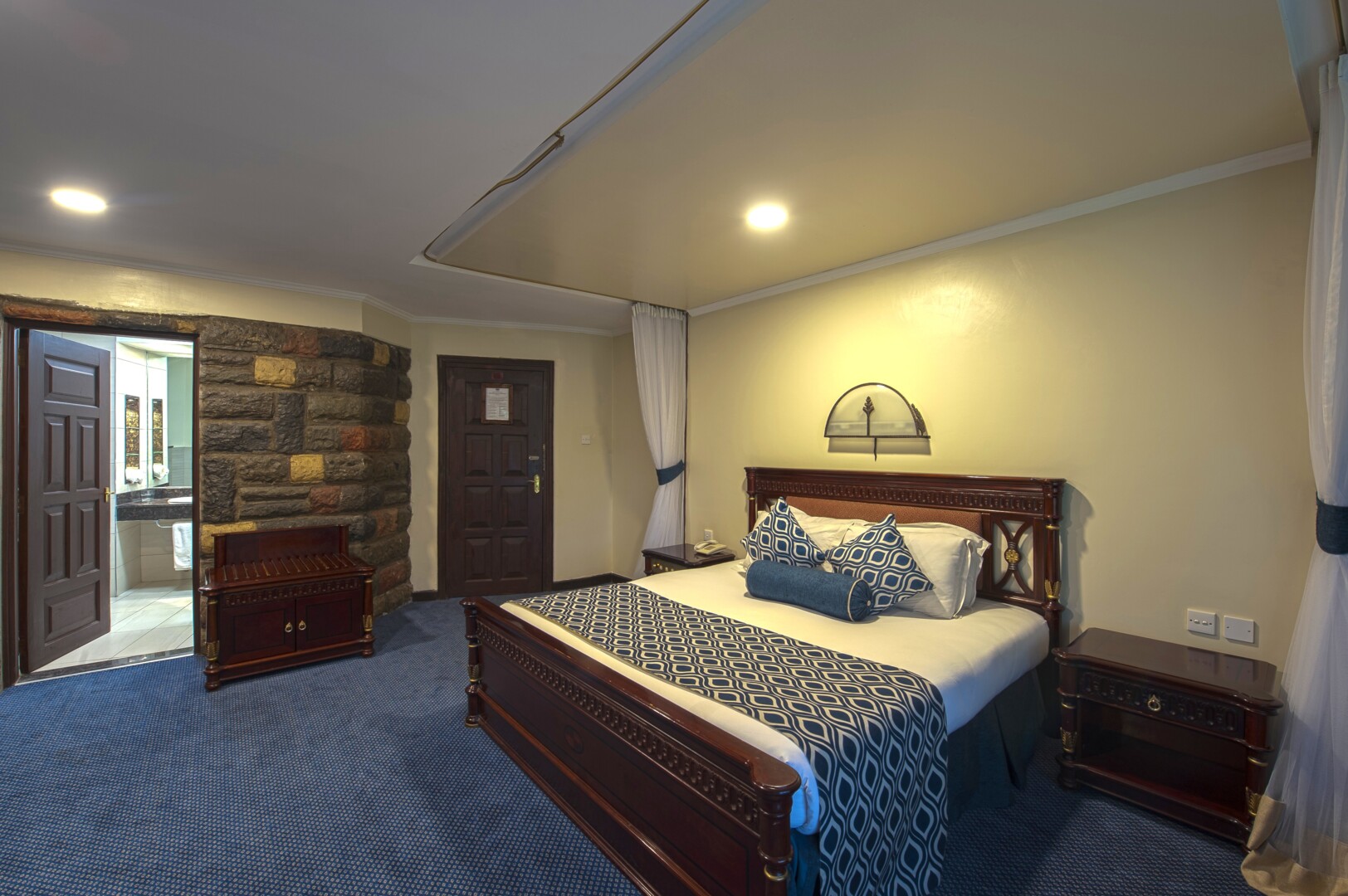 Deluxe Upper Floor Room