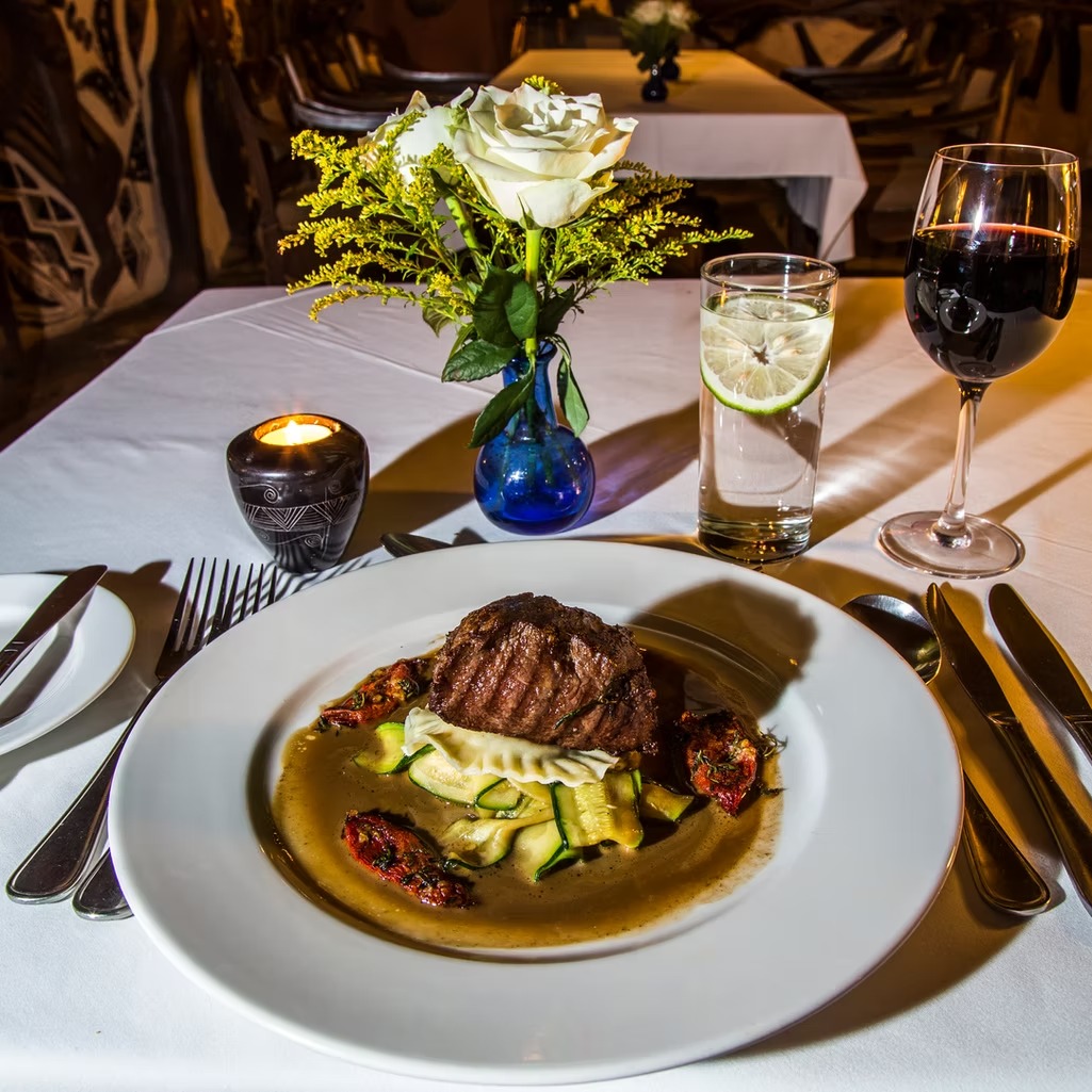 Dining at Chui Lodge